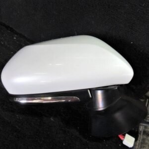 Right Side Mirror TOYOTA Camry 2017 DAA-AXVH70